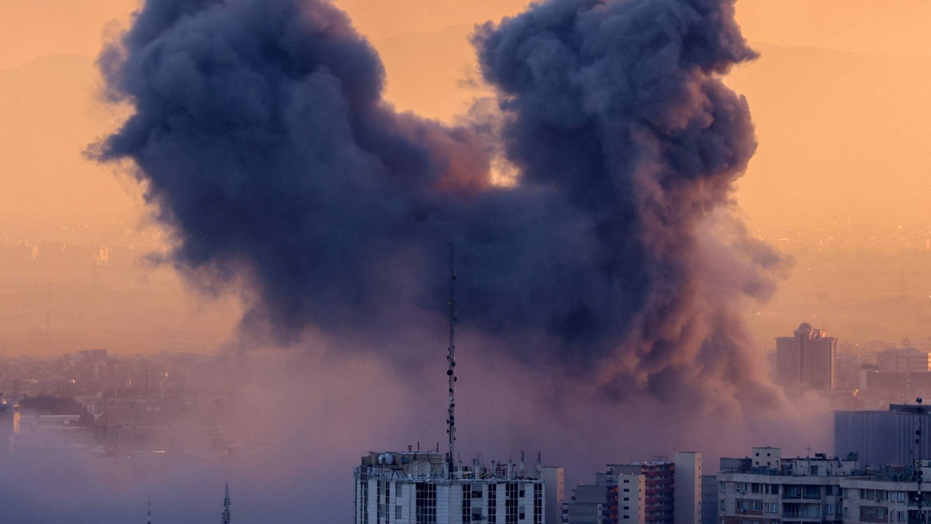 غارات أمريكية على إيران