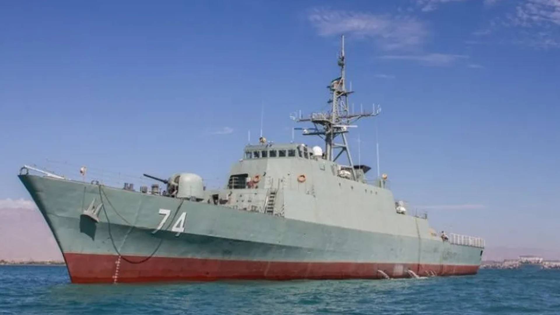 "سنتكوم" تسحق البحرية الإيرانية وترمب يتوعد بتدمير ما تبقى