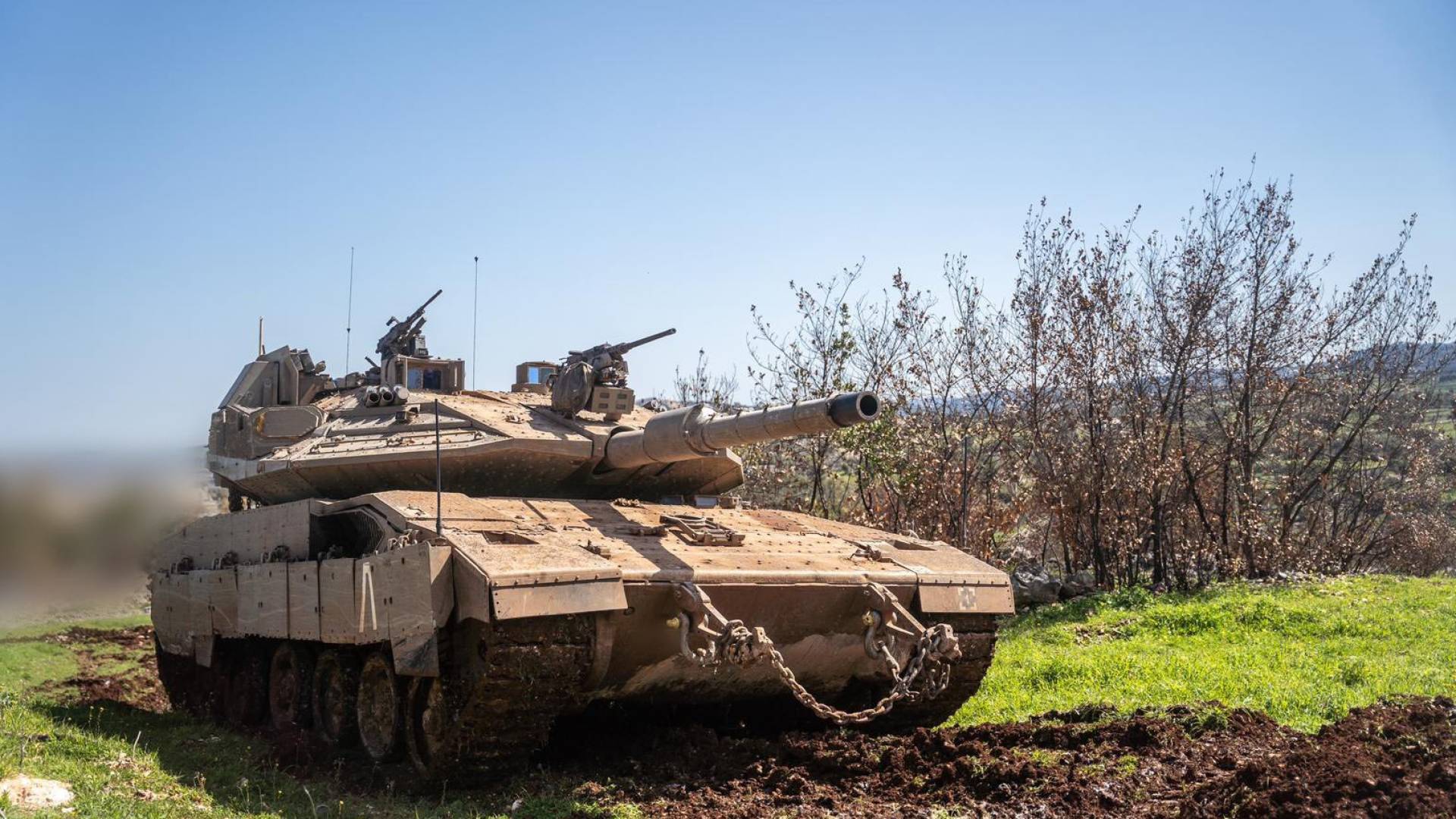 جيش الاحتلال يعلن تشغيل ثلاث فرق عسكرية في عمليات برية بجنوب لبنان