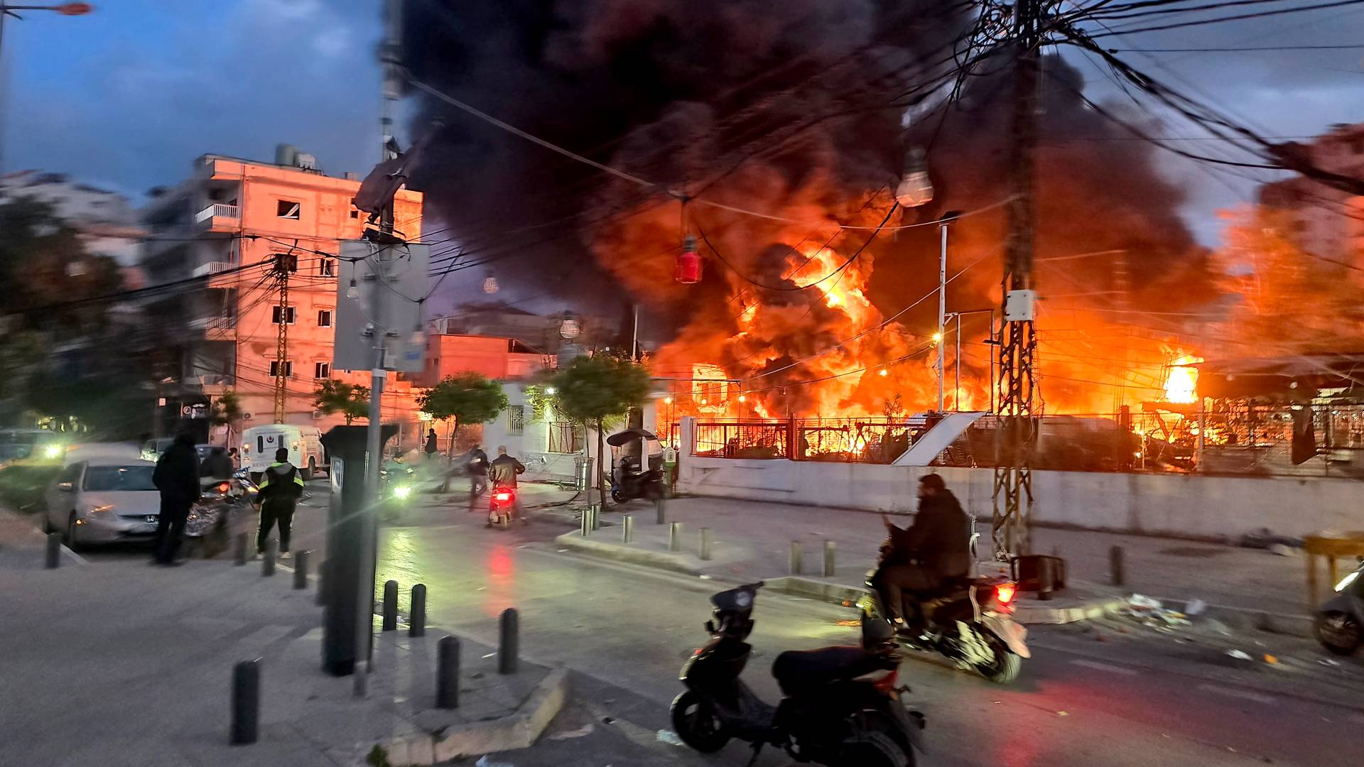 غارات على لبنان