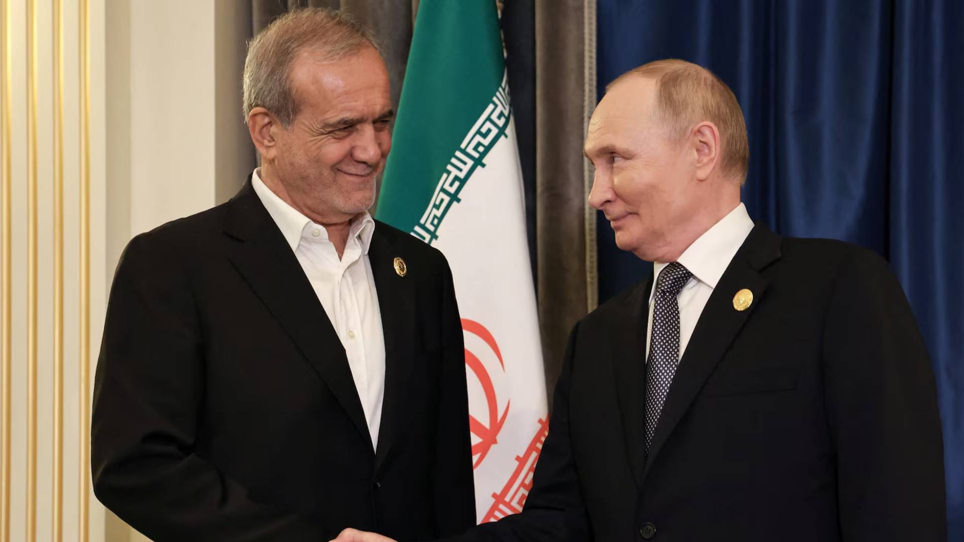 الرئيس مسعود بزشكيان ونظيره الروسي فلاديمير بوتين