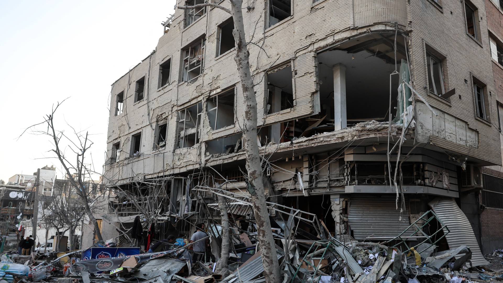 القصف على طهران