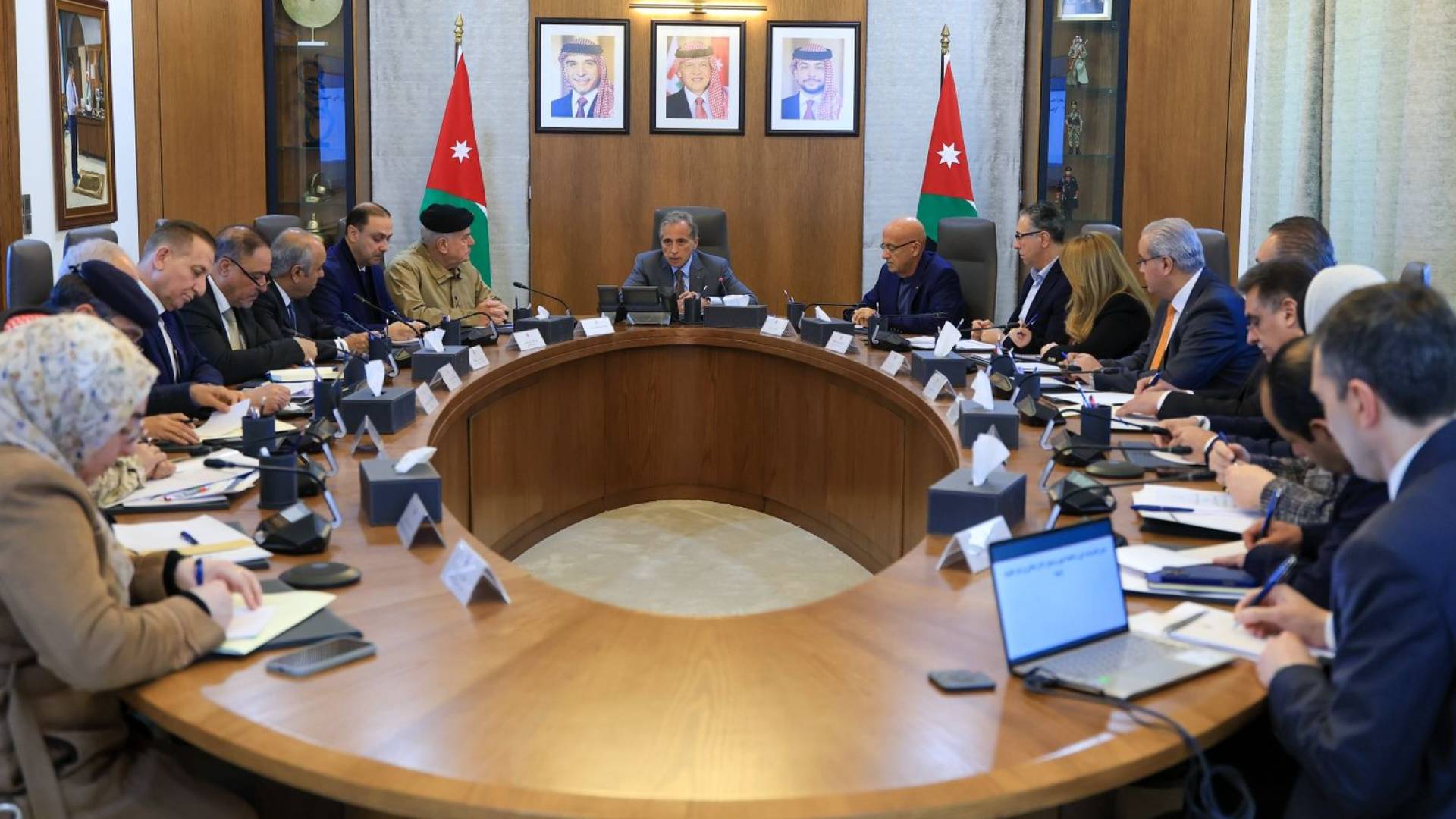 رئيس الوزراء الدكتور جعفر حسان