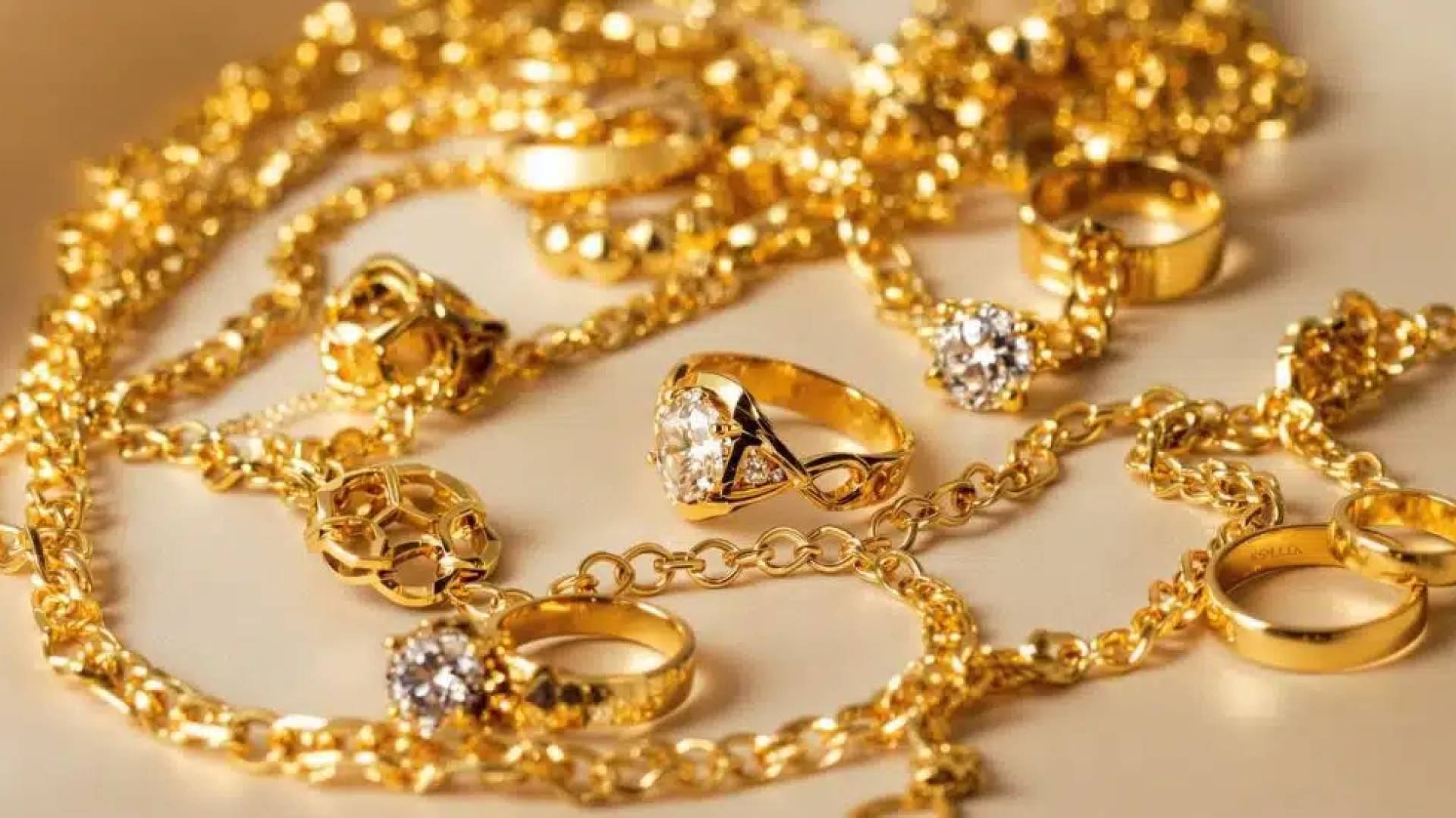 مجوهرات ذهبية