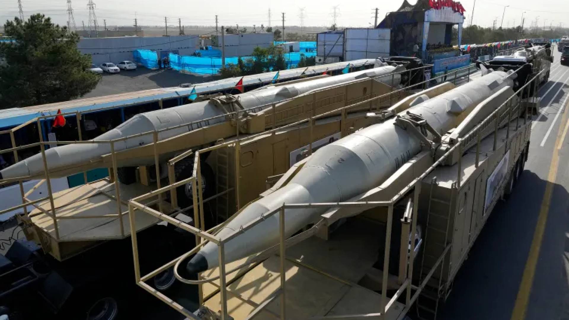 الحرس الثوري الإيراني يعرض منظومة صواريخ سجيل - ارشيفية