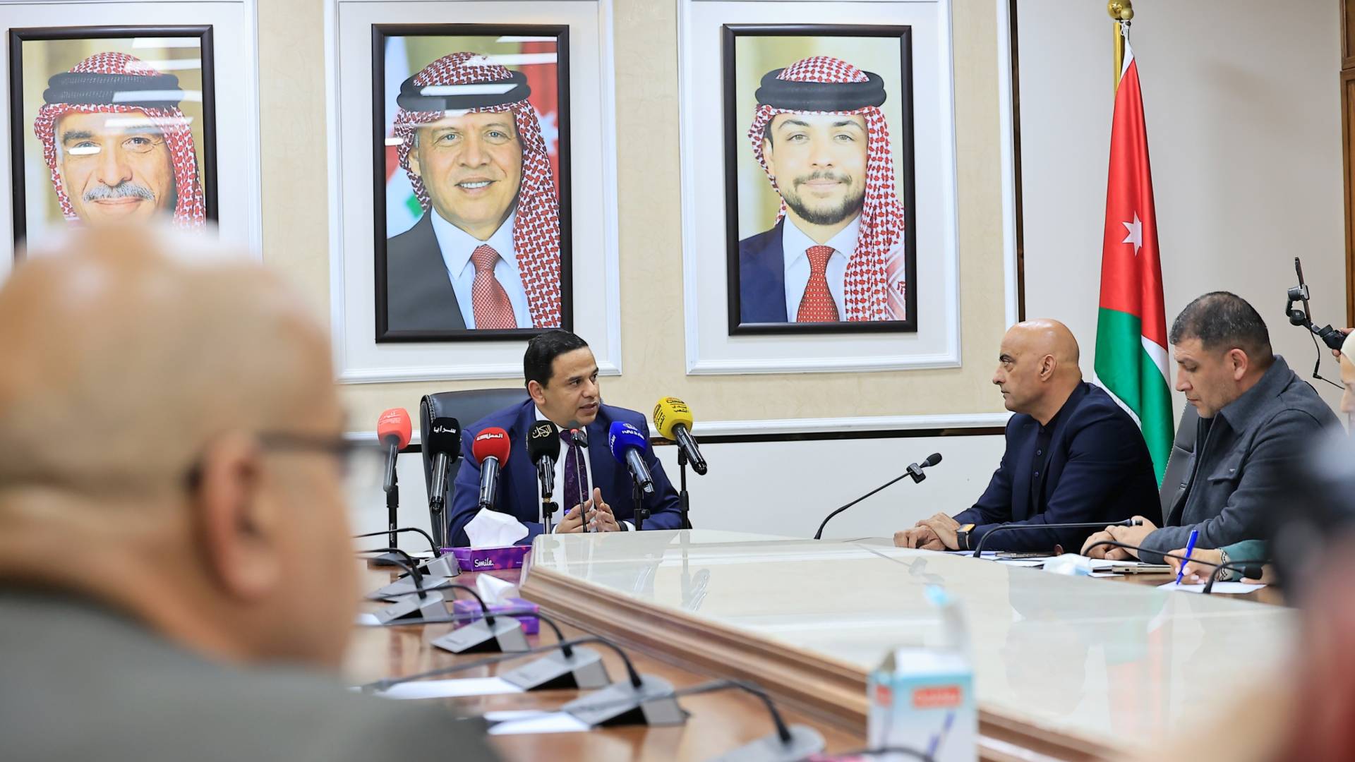 بحثت لجنة الطاقة والثروة المعدنية النيابية برئاسة النائب الدكتور أيمن أبو هنية جاهزية قطاع الطاقة في الأردن