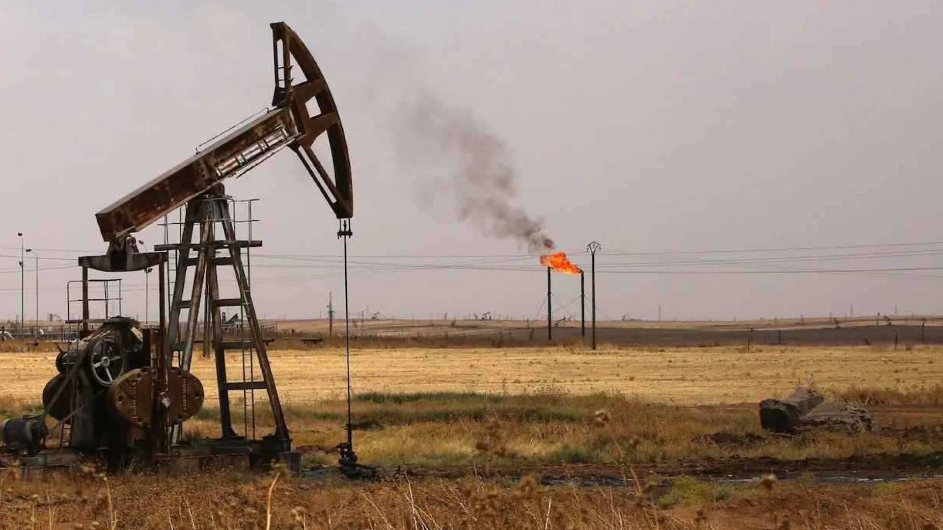 استخراج نفط - أرشيفية