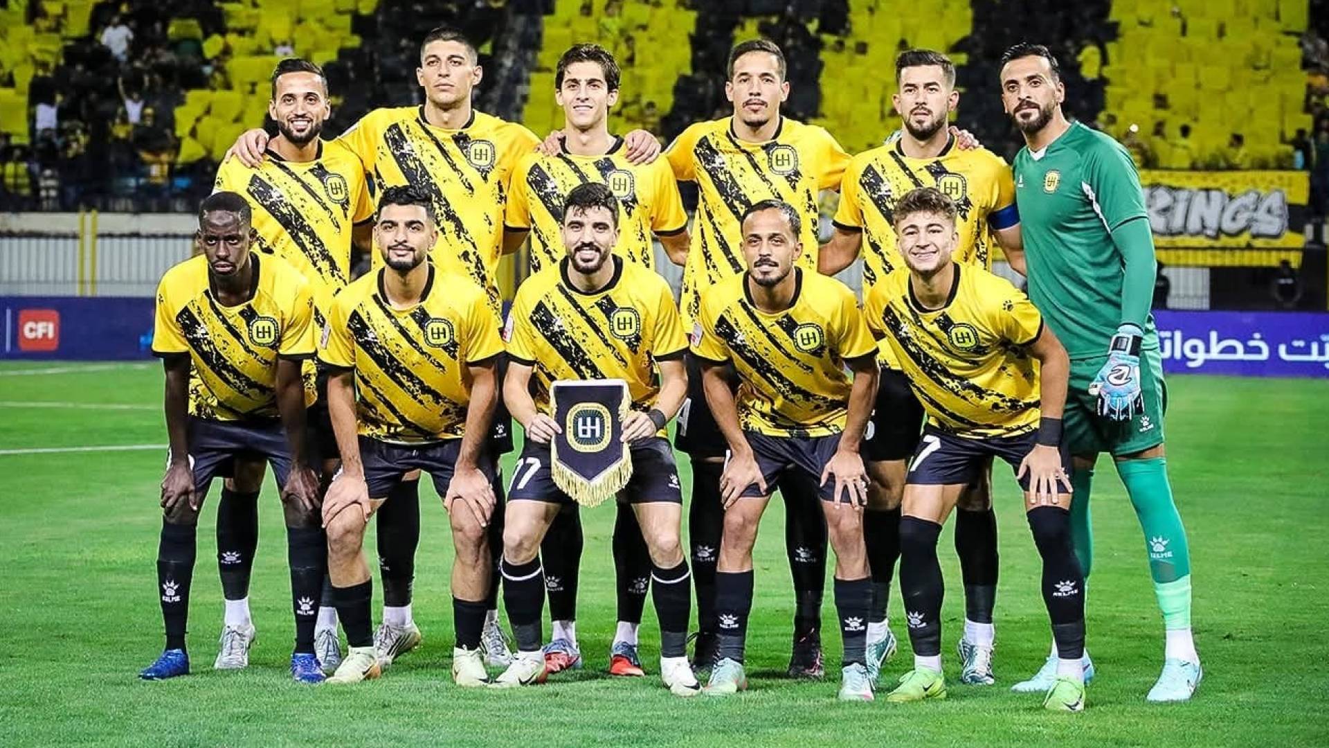 فريق الحسين متصدر دوري المحترفين