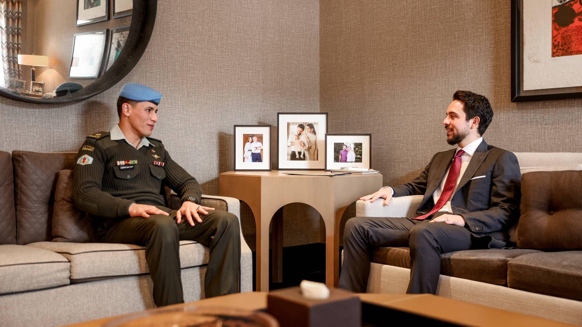 ولي العهد يستقبل الملازم الخلايلة