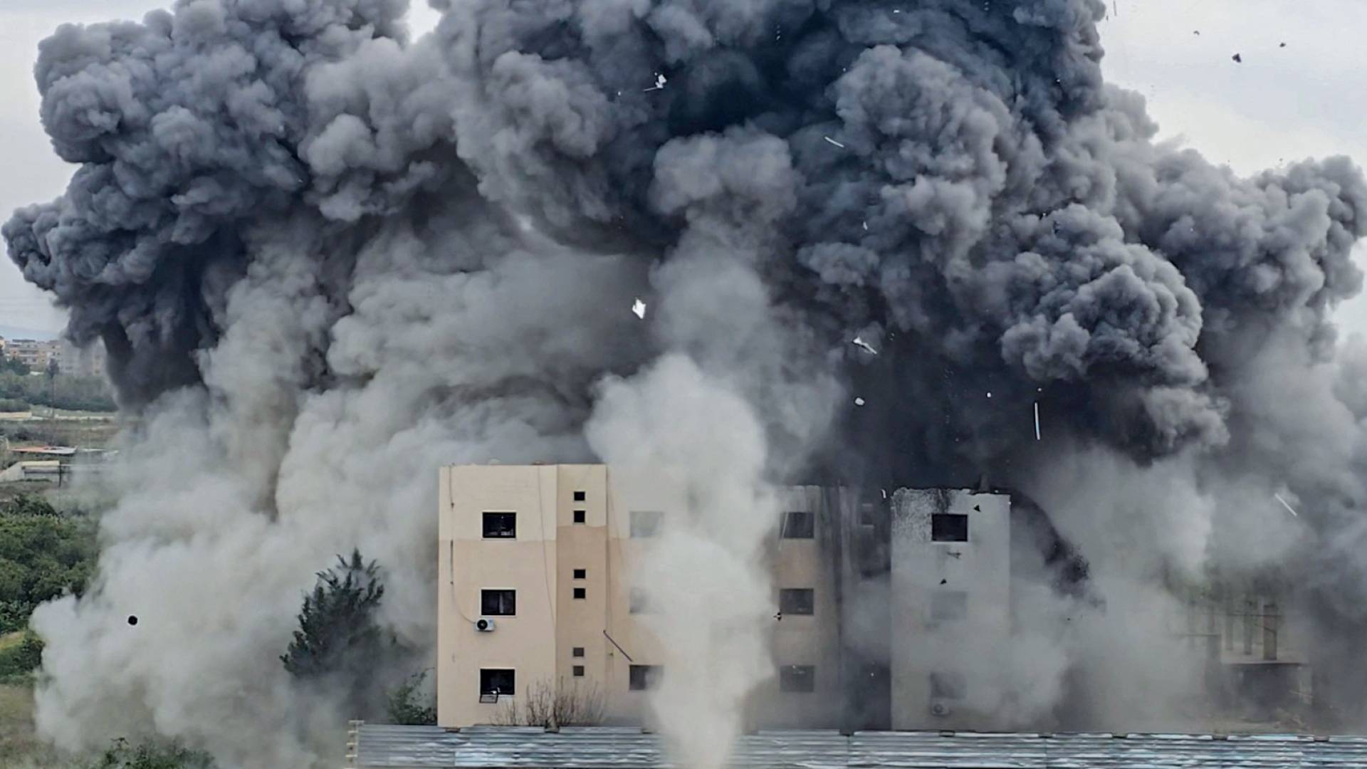 الدمار في لبنان إثر غارات الاحتلال