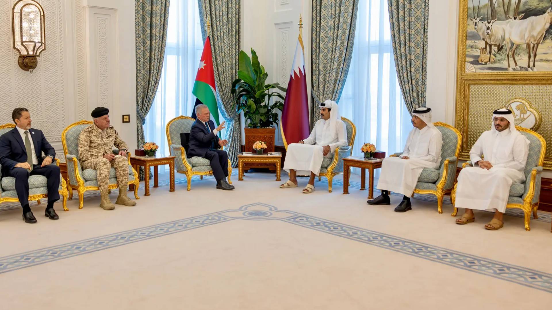 الملك وأمير دولة قطر يبحثان المستجدات الخطيرة في المنطقة -فيديو