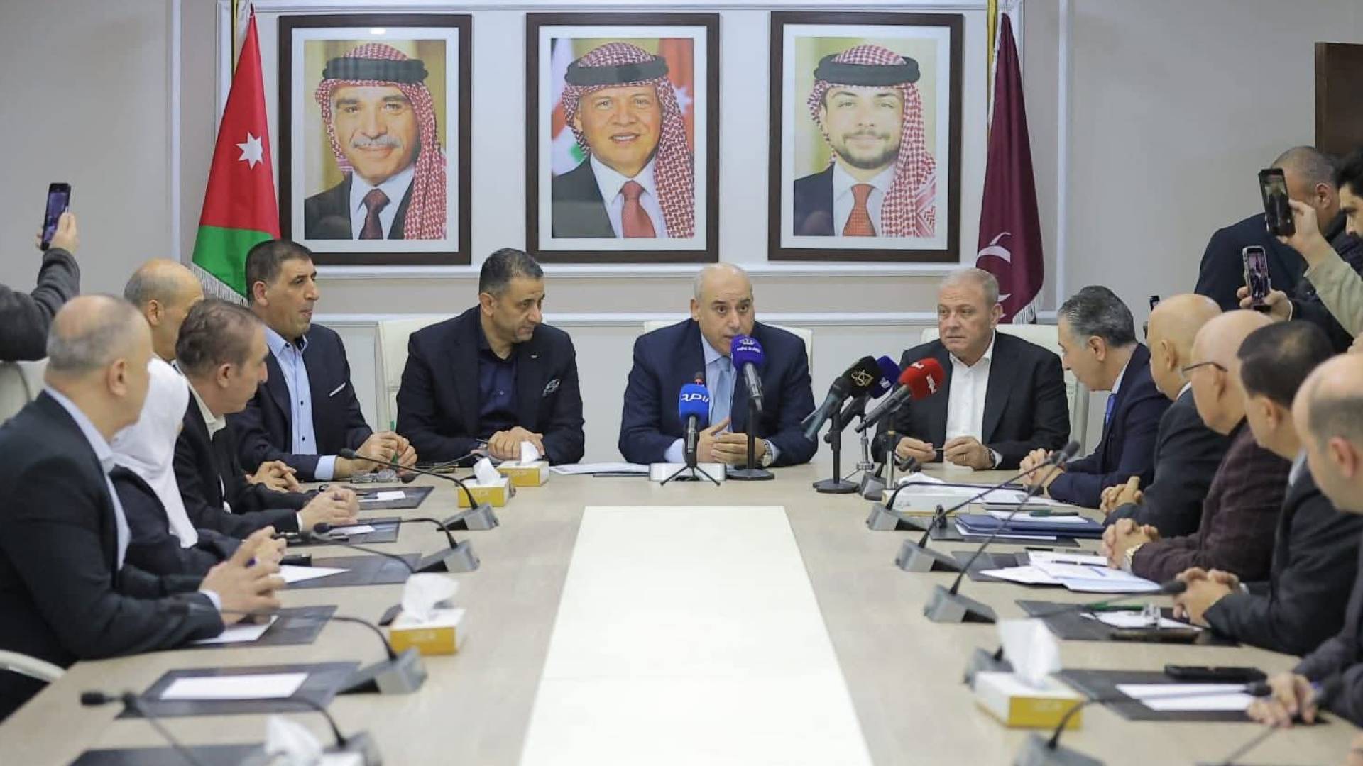 "نيابية الاقتصاد"