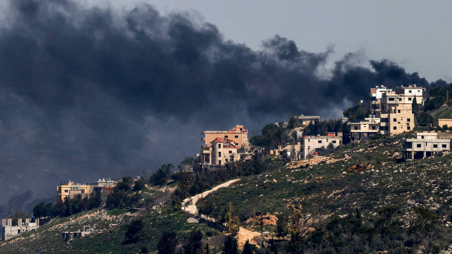 القصف على لبنان