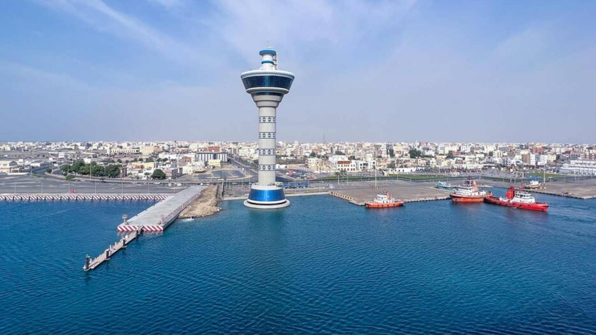 برج المراقبة في ميناء ينبع السعودي