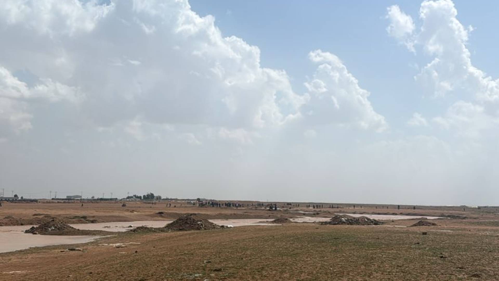 مراسل رؤيا: العثور على جثة طفل جرفته مياه وادي الزعتري