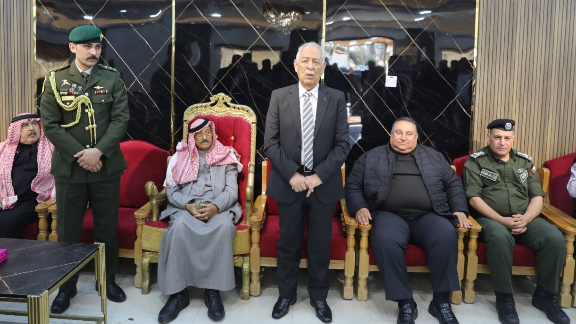 العيسوي يعزي عشيرتي الفواز والمطالقة والشقران