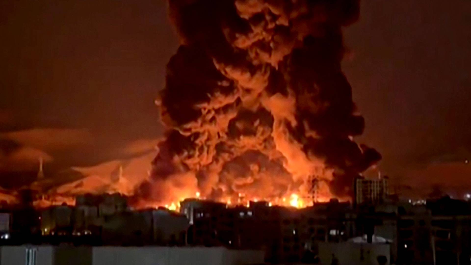 القصف على طهران