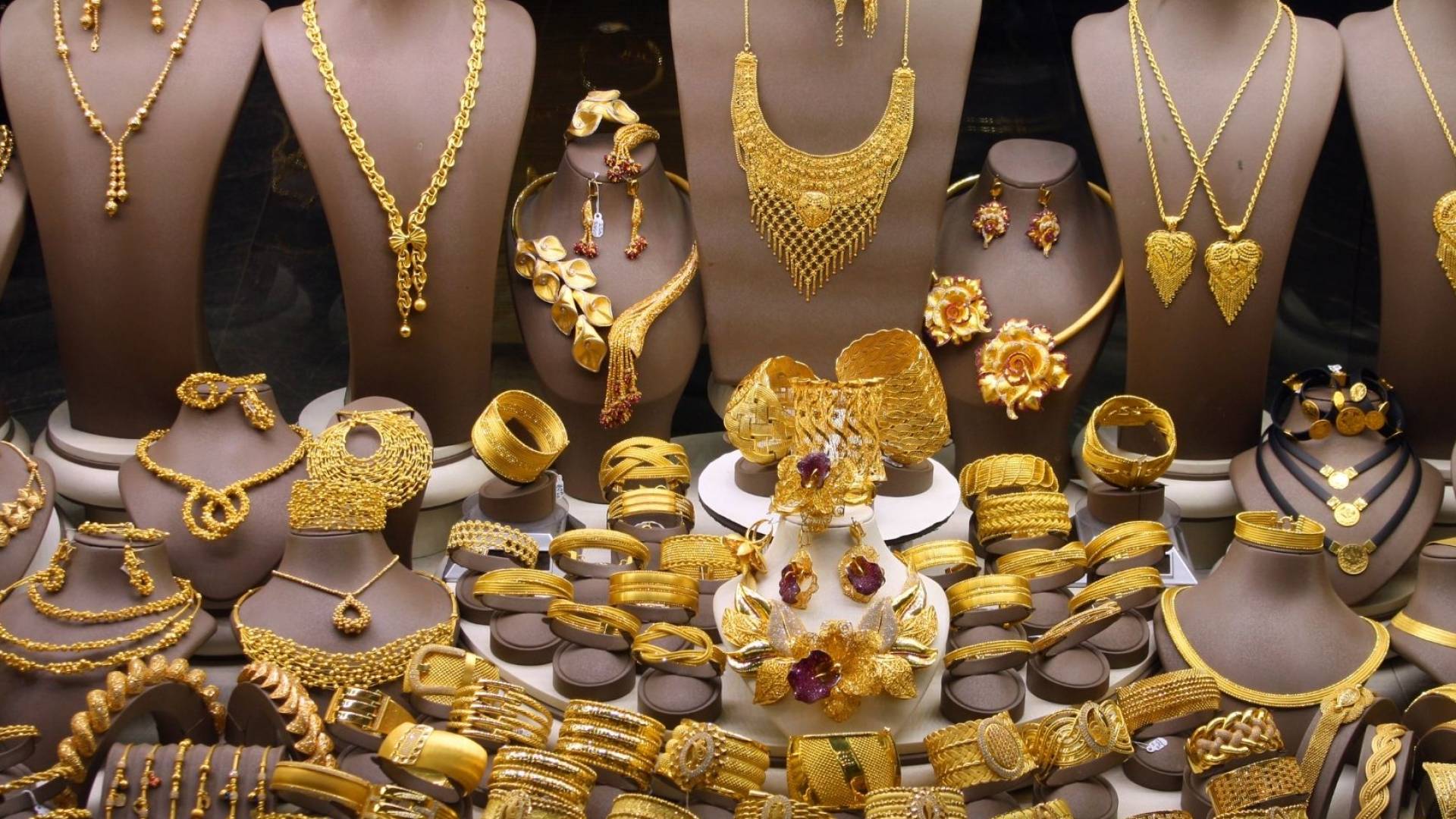 مجوهرات ذهبية