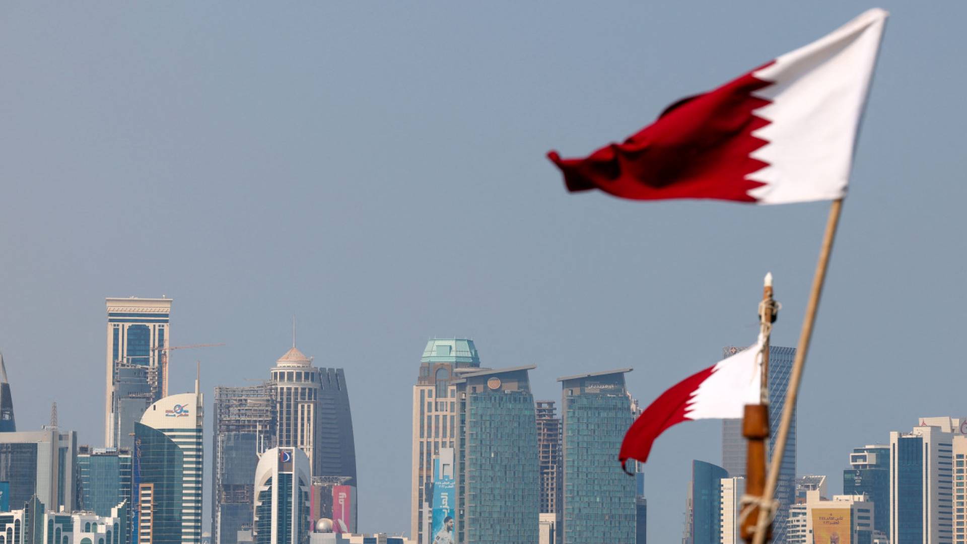 الداخلية القطرية: مصرع 6 أشخاص جراء تحطم طائرة مروحية واستمرار عمليات الإنقاذ