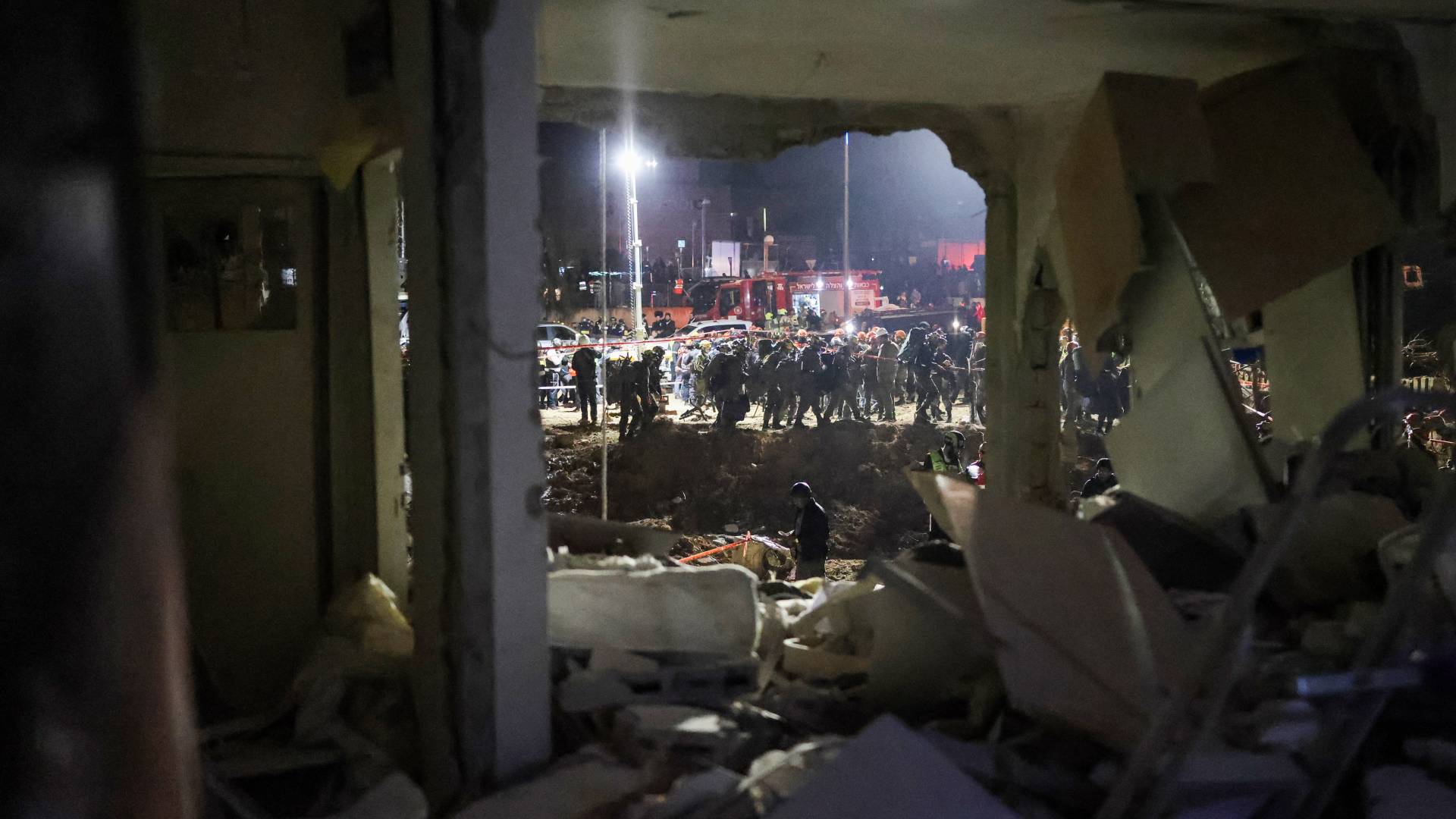 تضرر مباني للاحتلال من الصواريخ الإيرانية