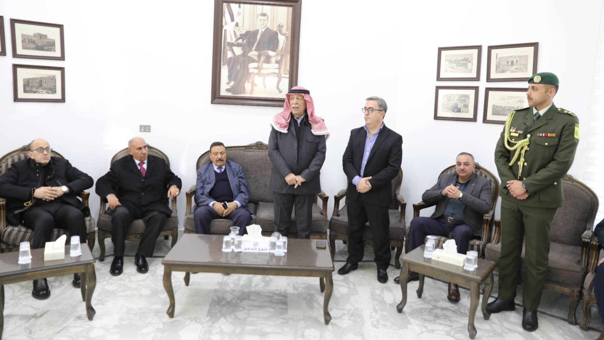 مندوبا عن الملك وولي العهد...العيسوي يعزي آل عبد الجابر