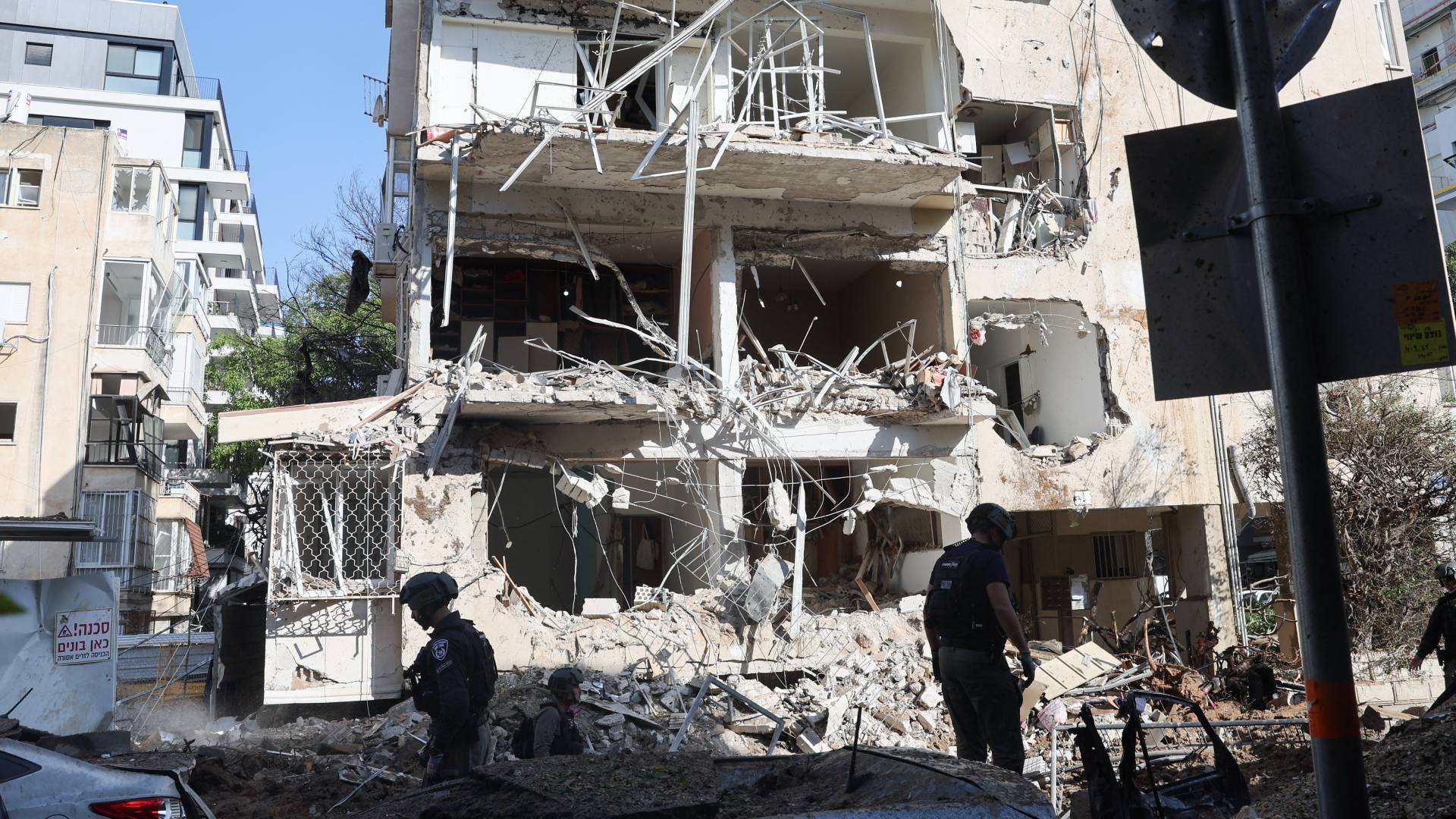 دمار في تل أبيب