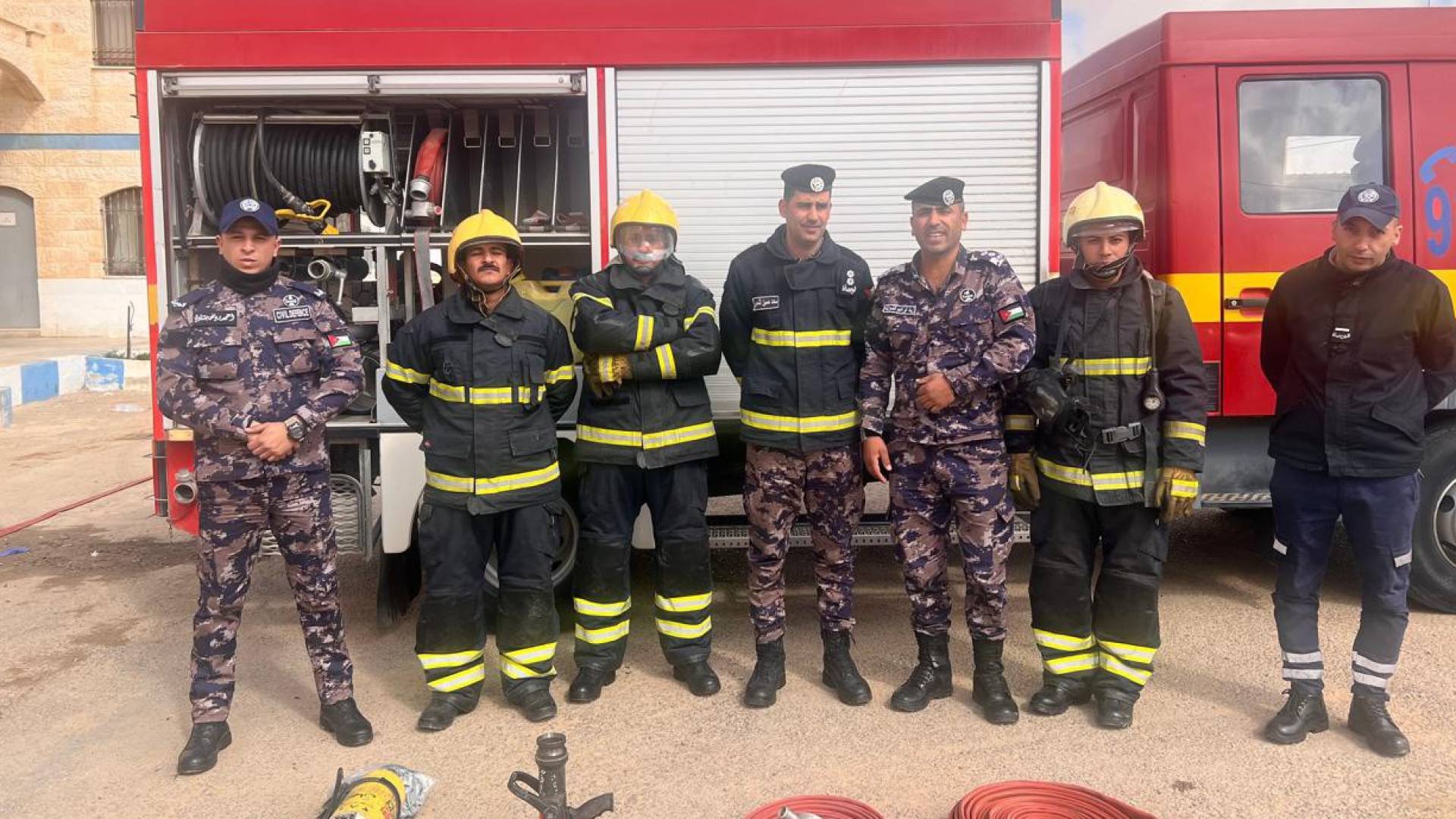 كوادر الدفاع المدني
