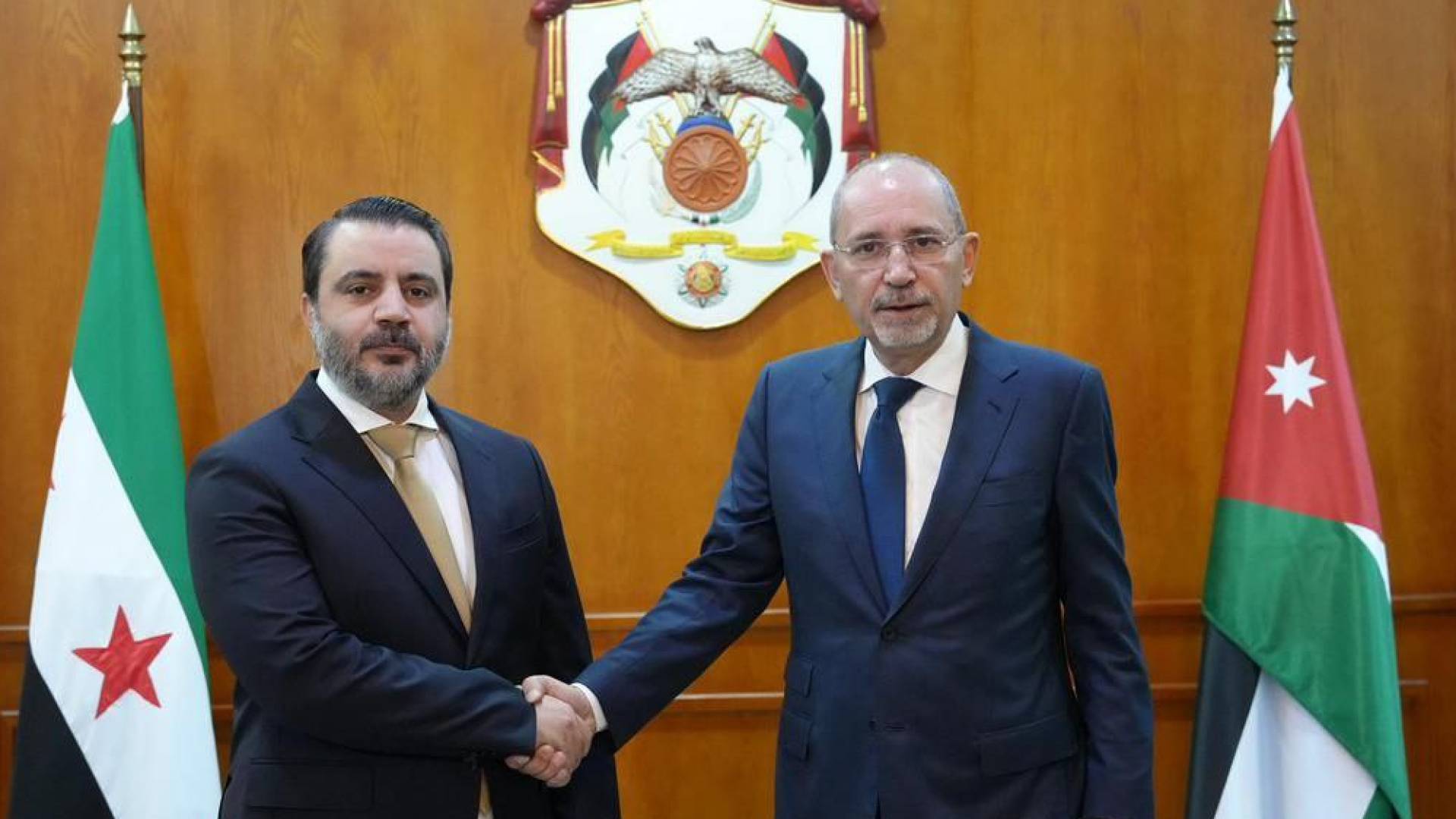 وزير الخارجية أيمن الصفدي ونظيره السوري أسعد الشيباني