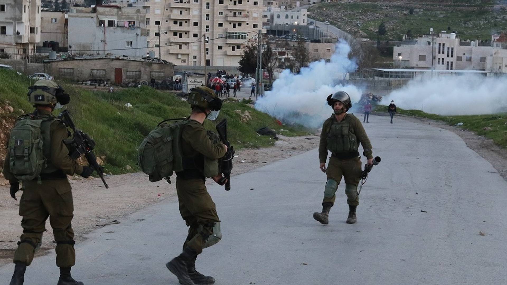 اقتحام قوات الاحتلال مخيم قلنديا