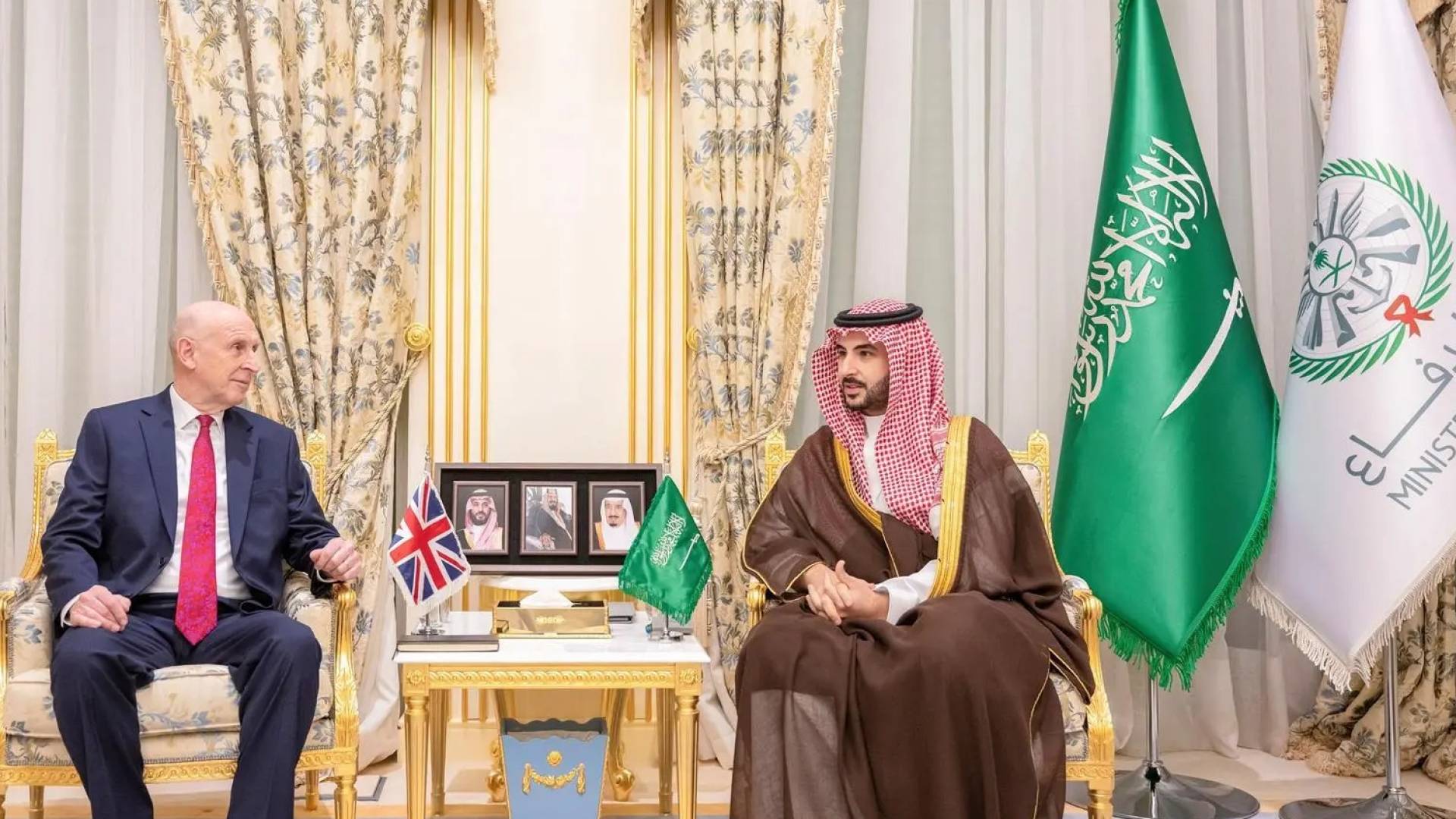 السعودية تبحث تعزيز شراكتها الدفاعية مع بريطانيا وتطورات المنطقة