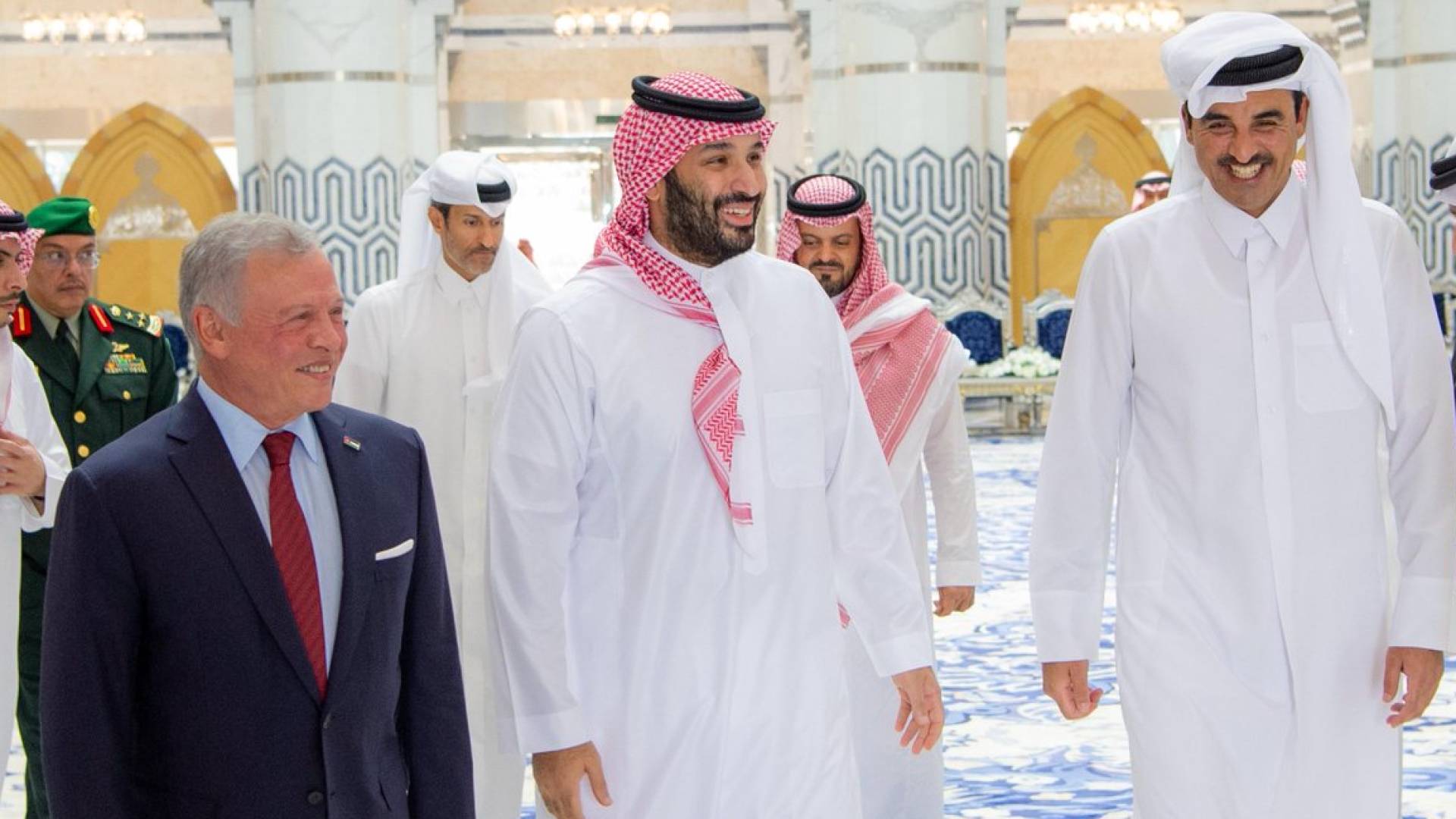 الملك عبداللة الثاني و أمير قطر  وولي العهد السعودي