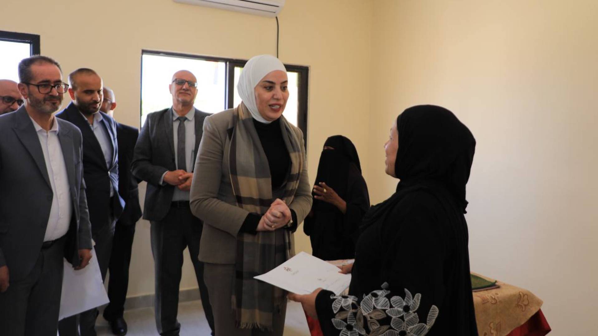 وزيرة التنمية الاجتماعية وفاء بني مصطفى