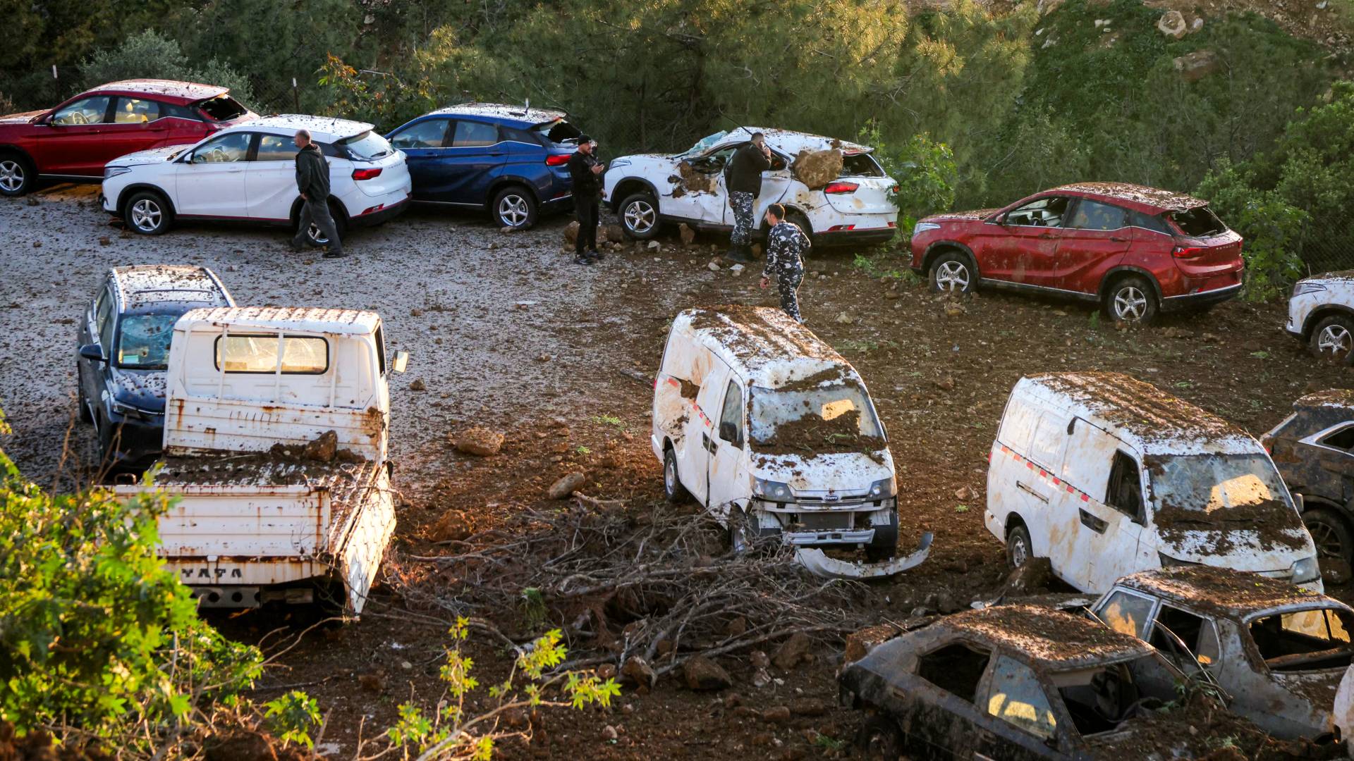 تضرر مواقع لبنانية من الغارات الإسرائيلية