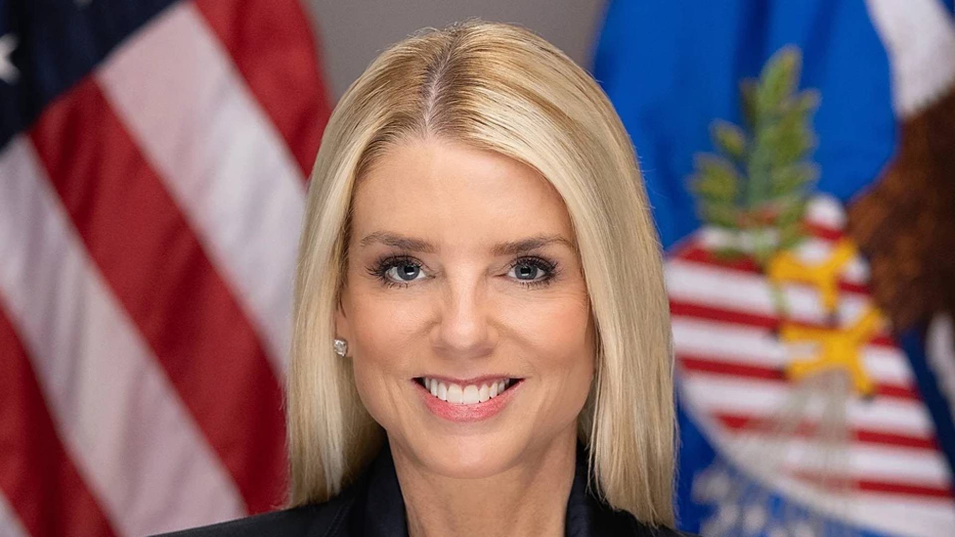 وزيرة العدل الأميركية بام بوندي في البيت الأبيض