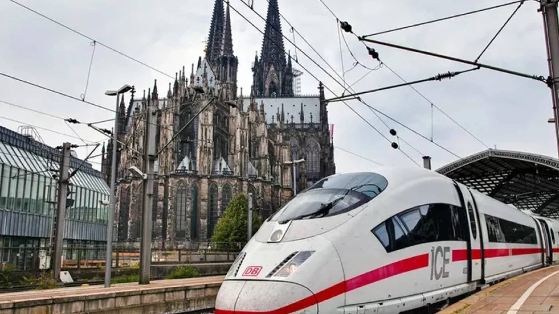 قطار سريع في ألمانيا