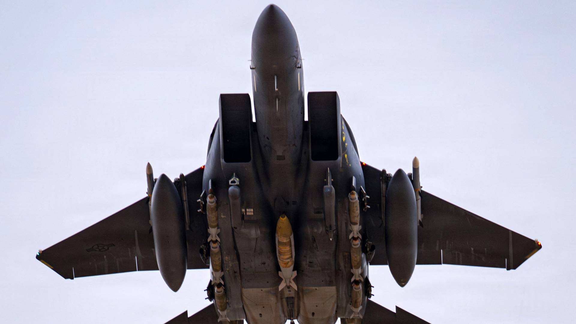 طائرة حربية