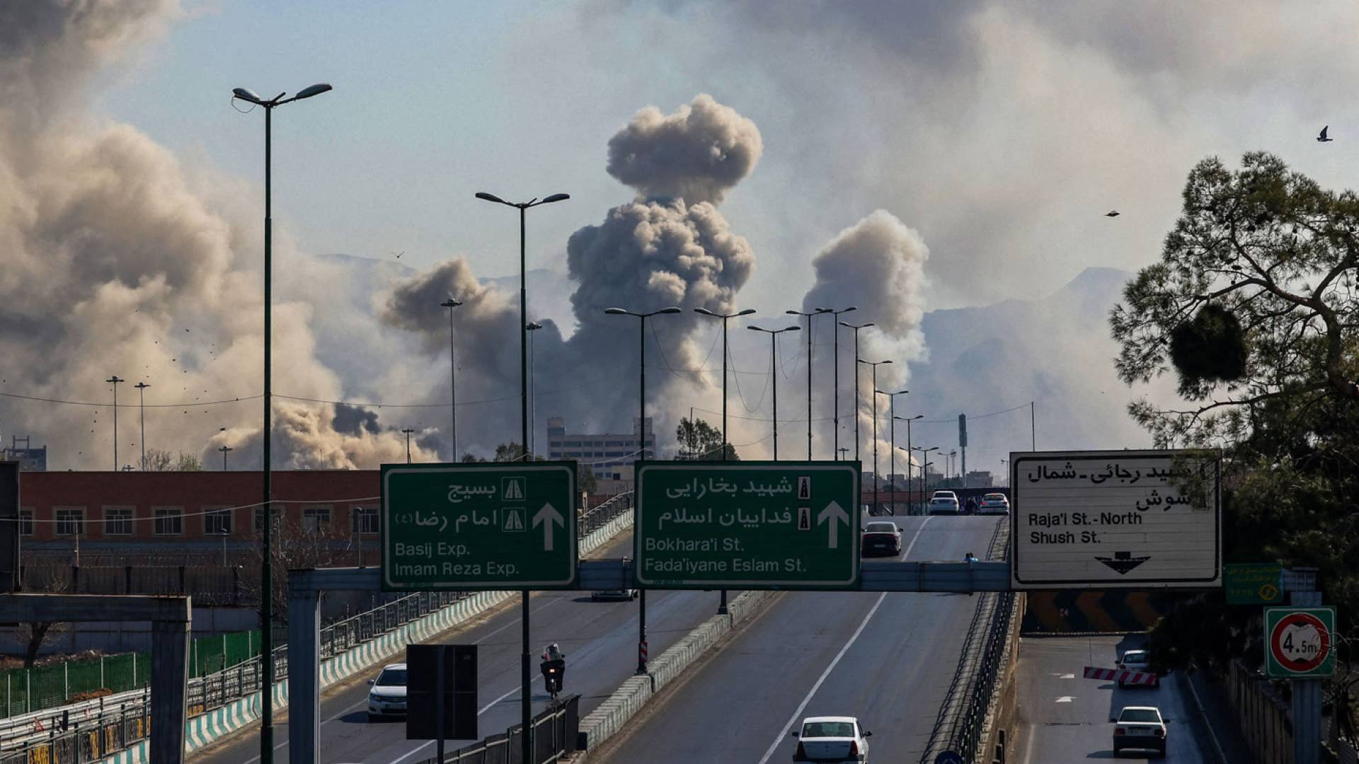 غارات على إيران