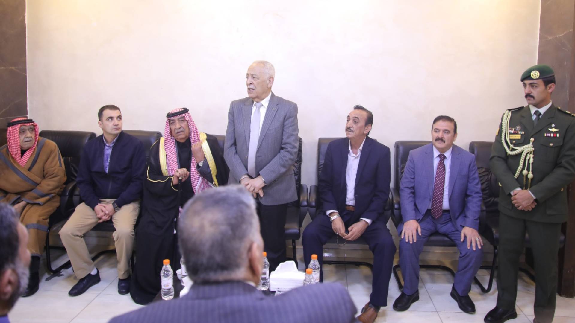 العيسوي يعزي عشيرتي الكفاوين والبشابشة
