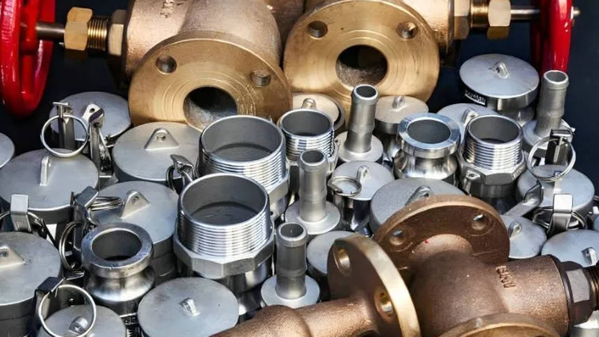 الفولاذ والنحاس