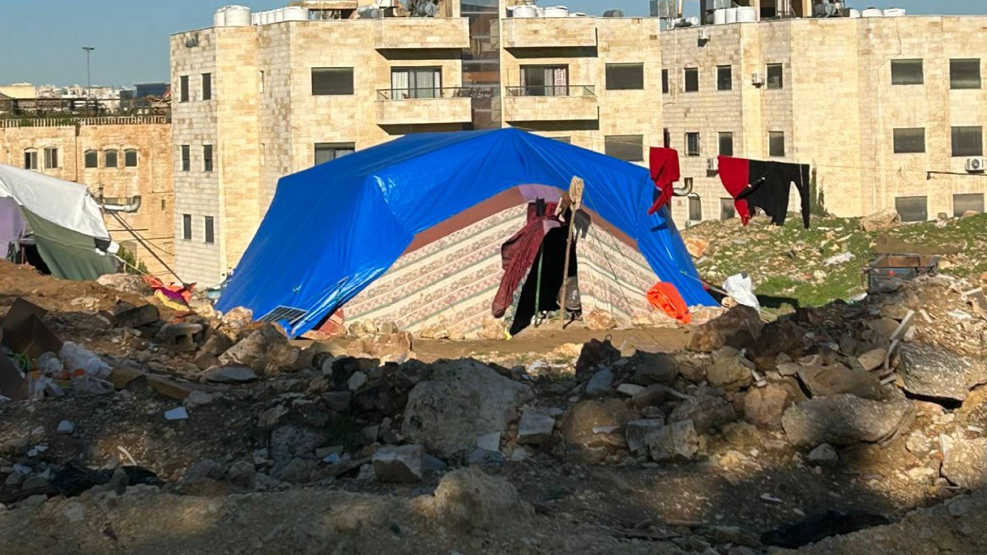 خيام عشوائية