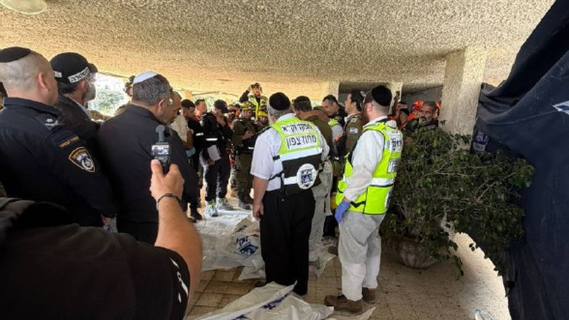 انتشال جثث 4 مستوطنين