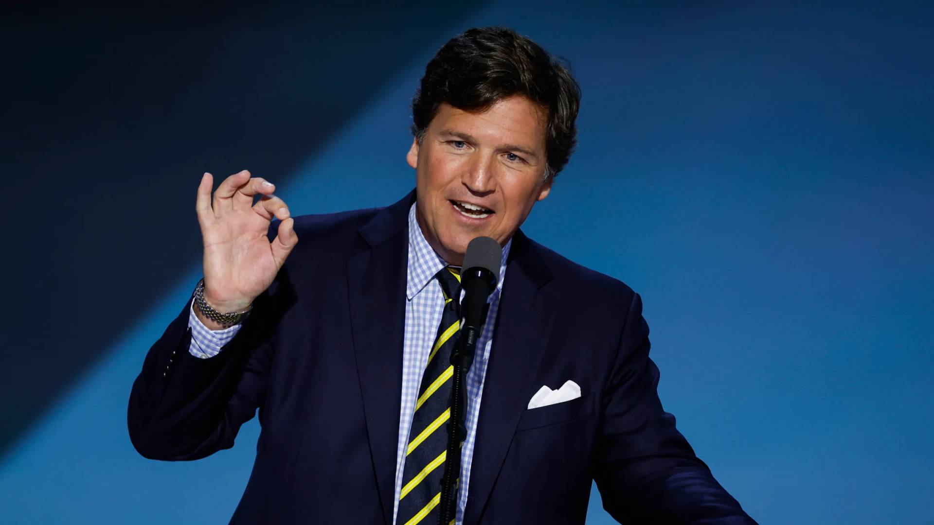 الإعلامي تاكر كارلسون