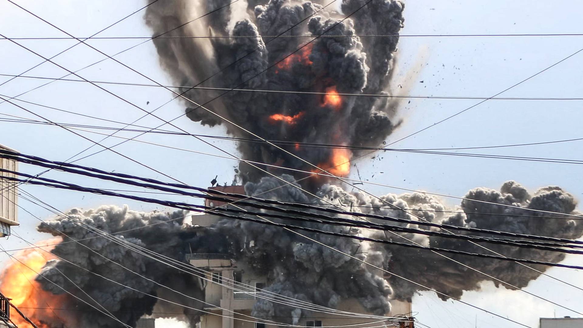 غارات على لبنان