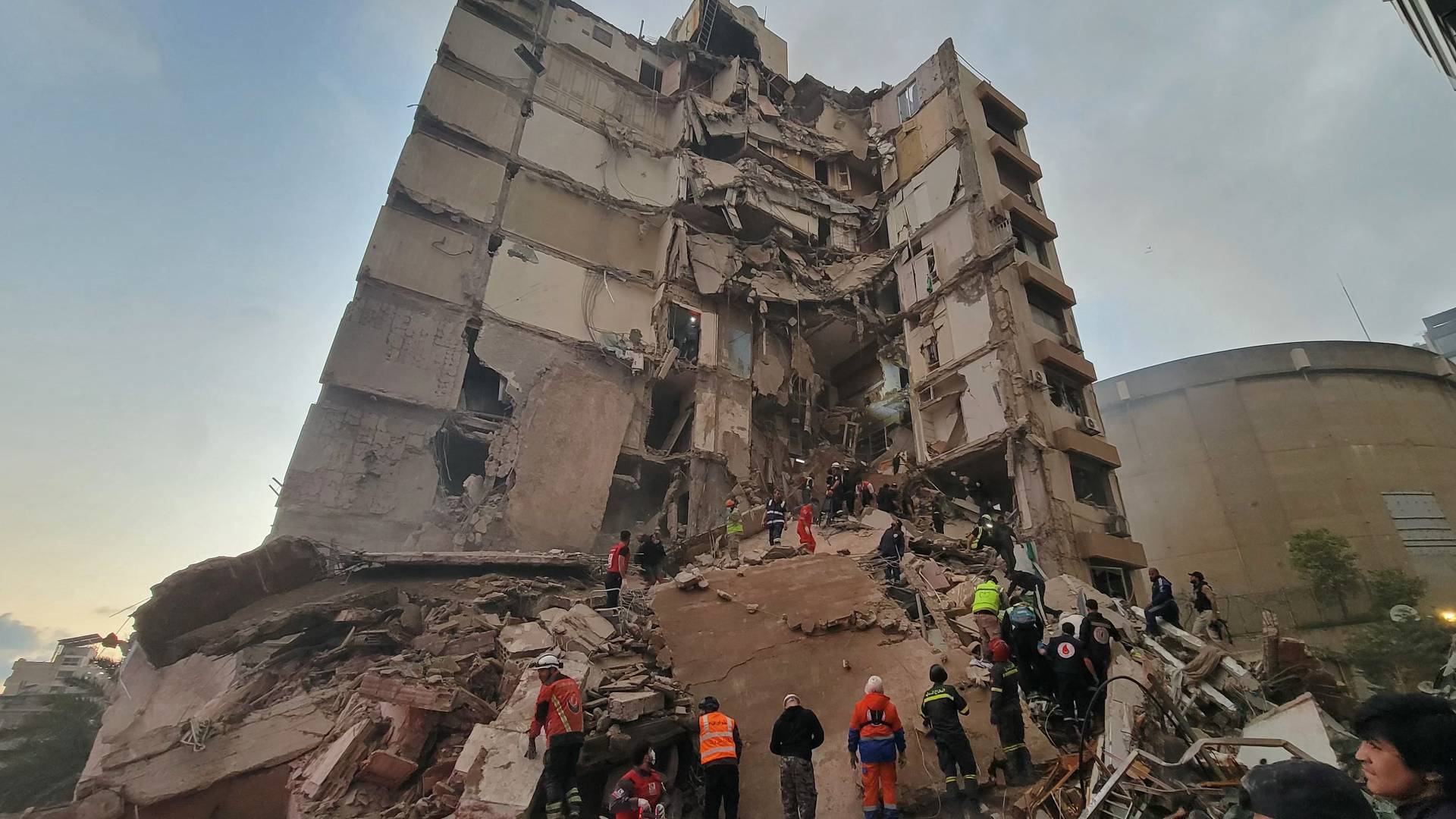 القصف على لبنان