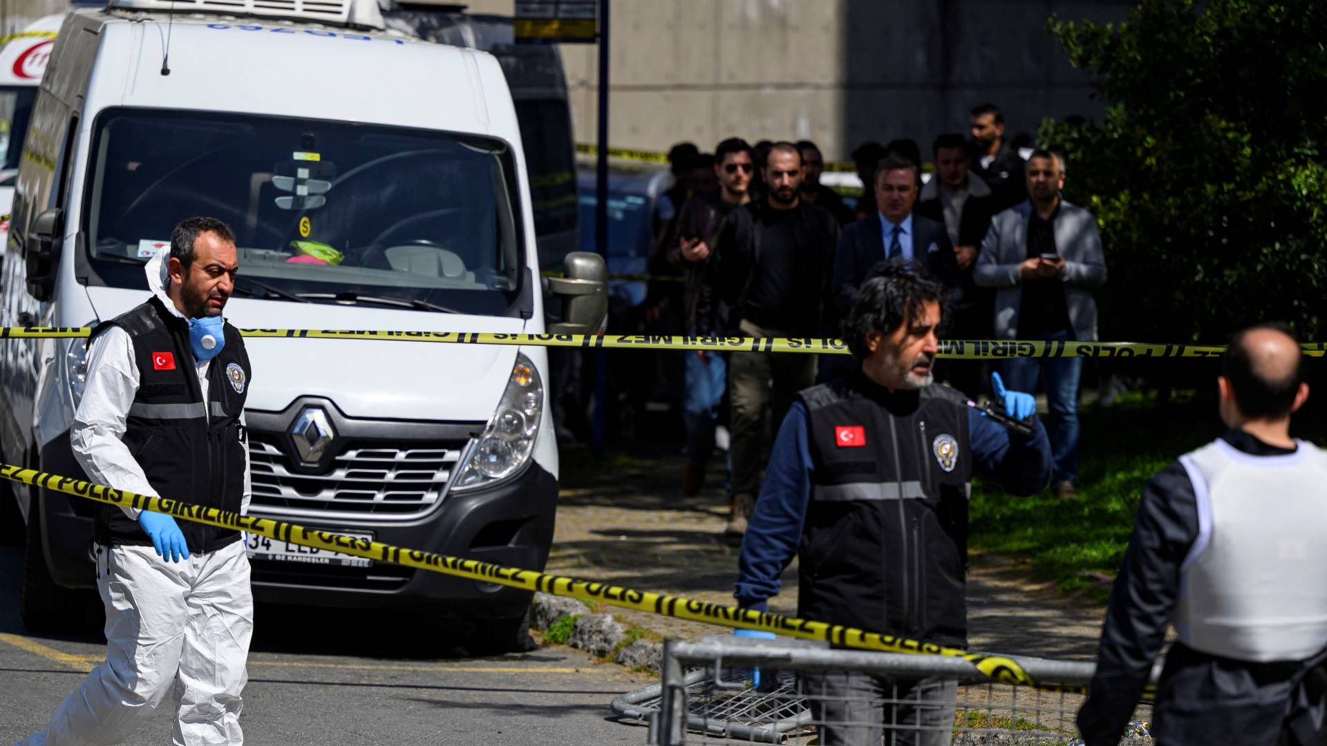 موقع الهجوم عند سفارة الاحتلال