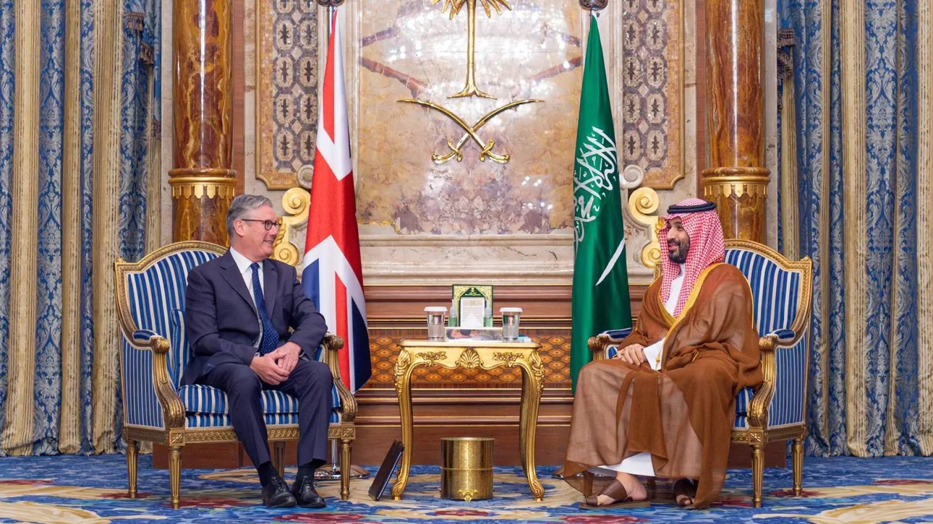 ولي العهد السعودي محمد بن سلمان و كير ستارمر رئيس الوزراء البريطاني.