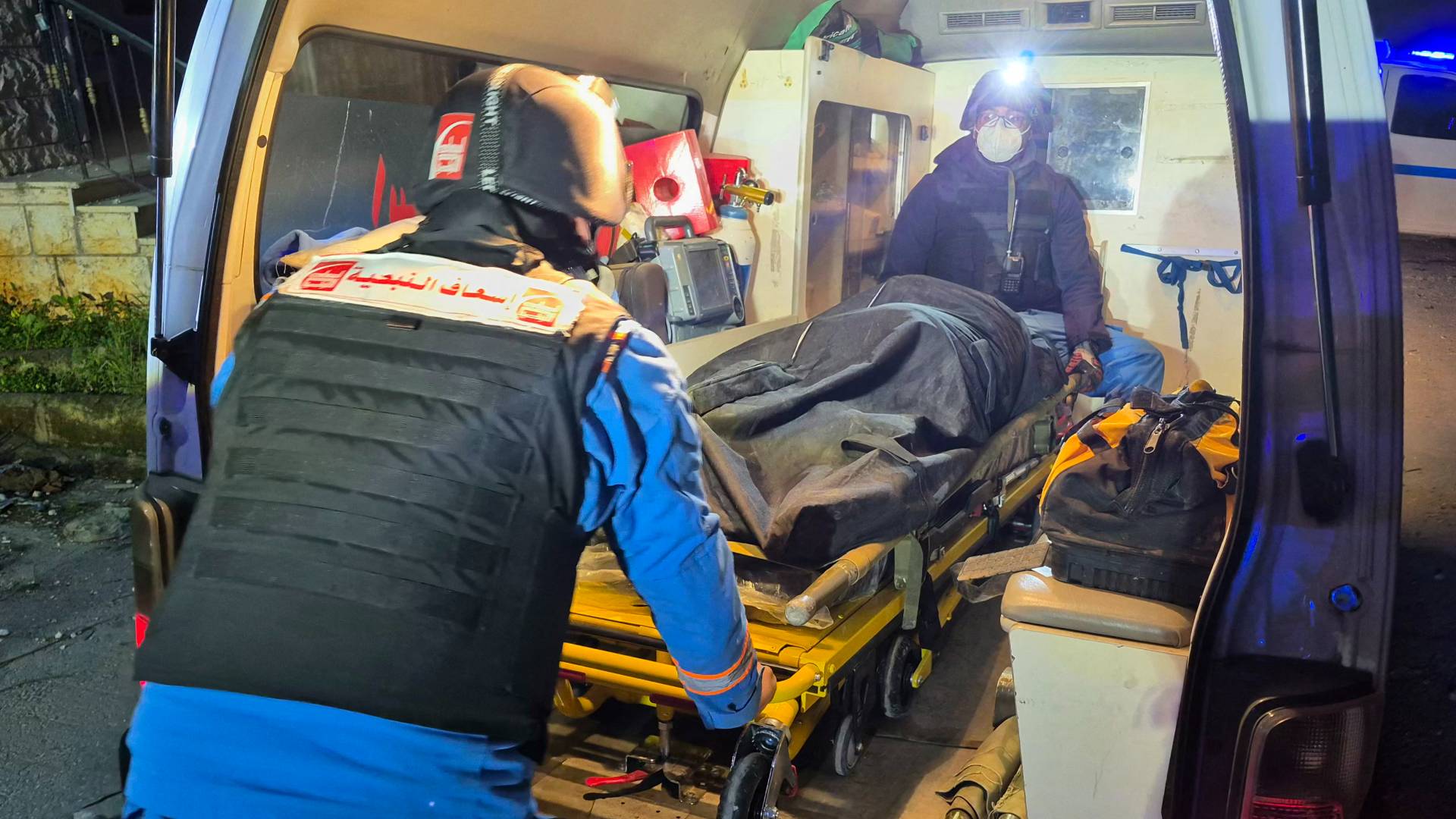 اسعاف لبنانيون