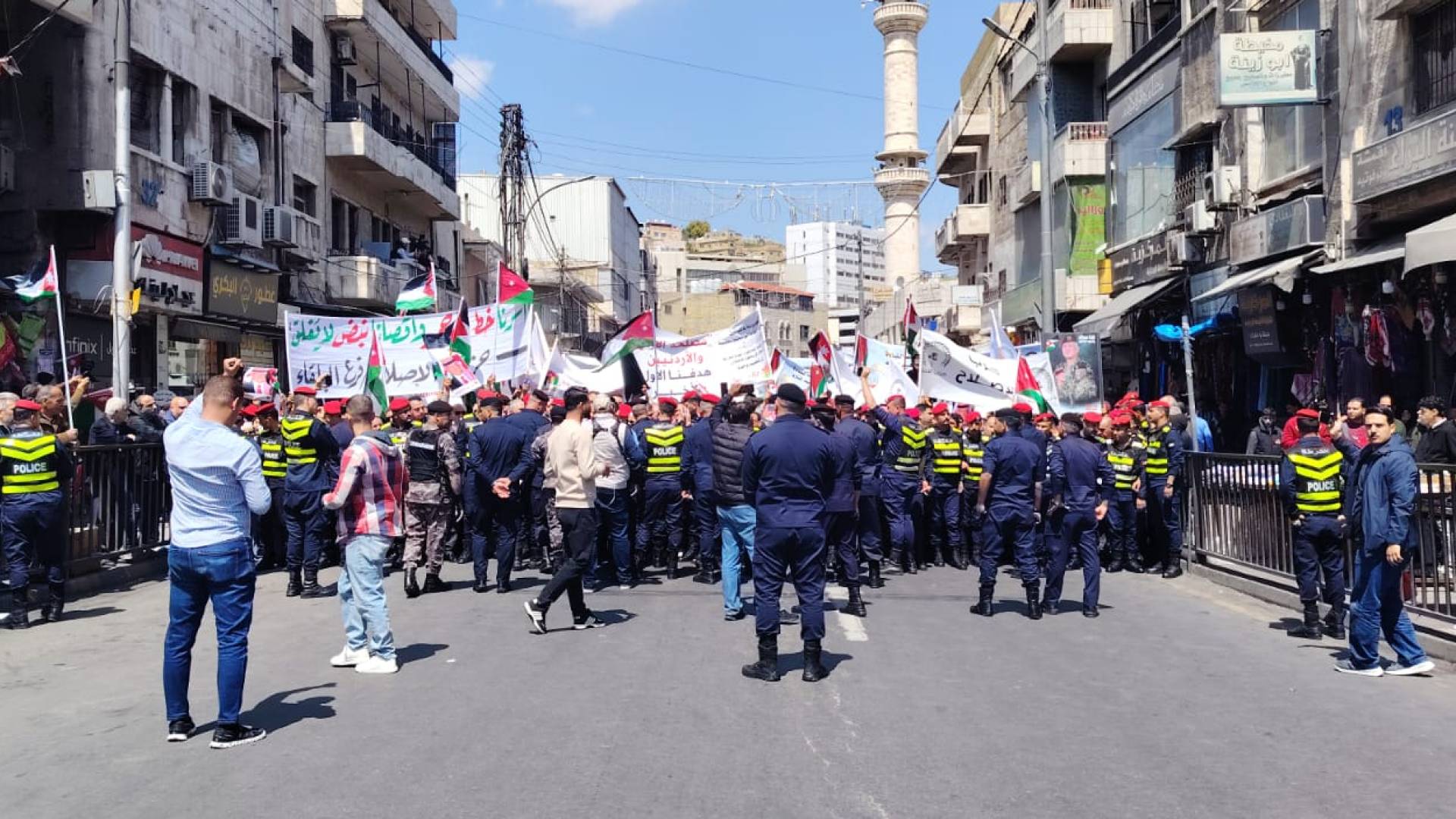 مسيرة حاشدة في عمان