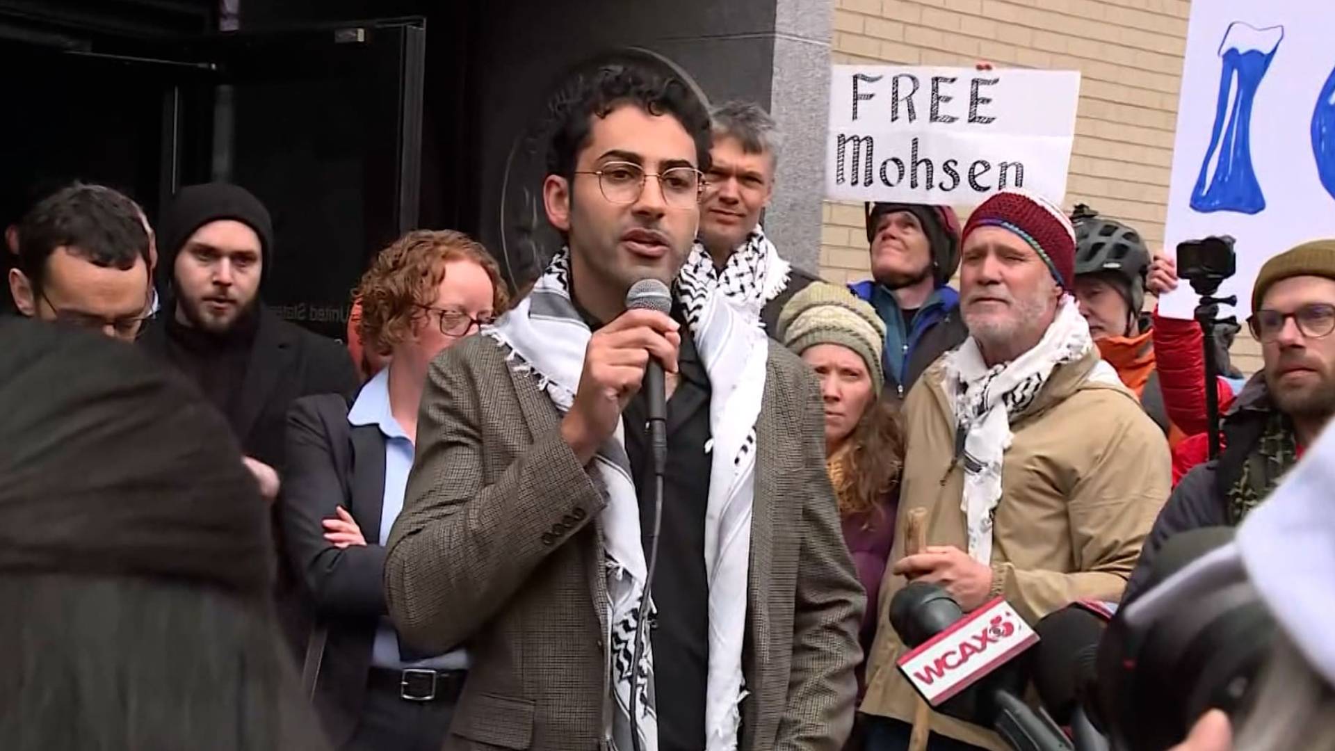 طالب الدراسات العليا في جامعة "كولومبيا" محسن مهدوي