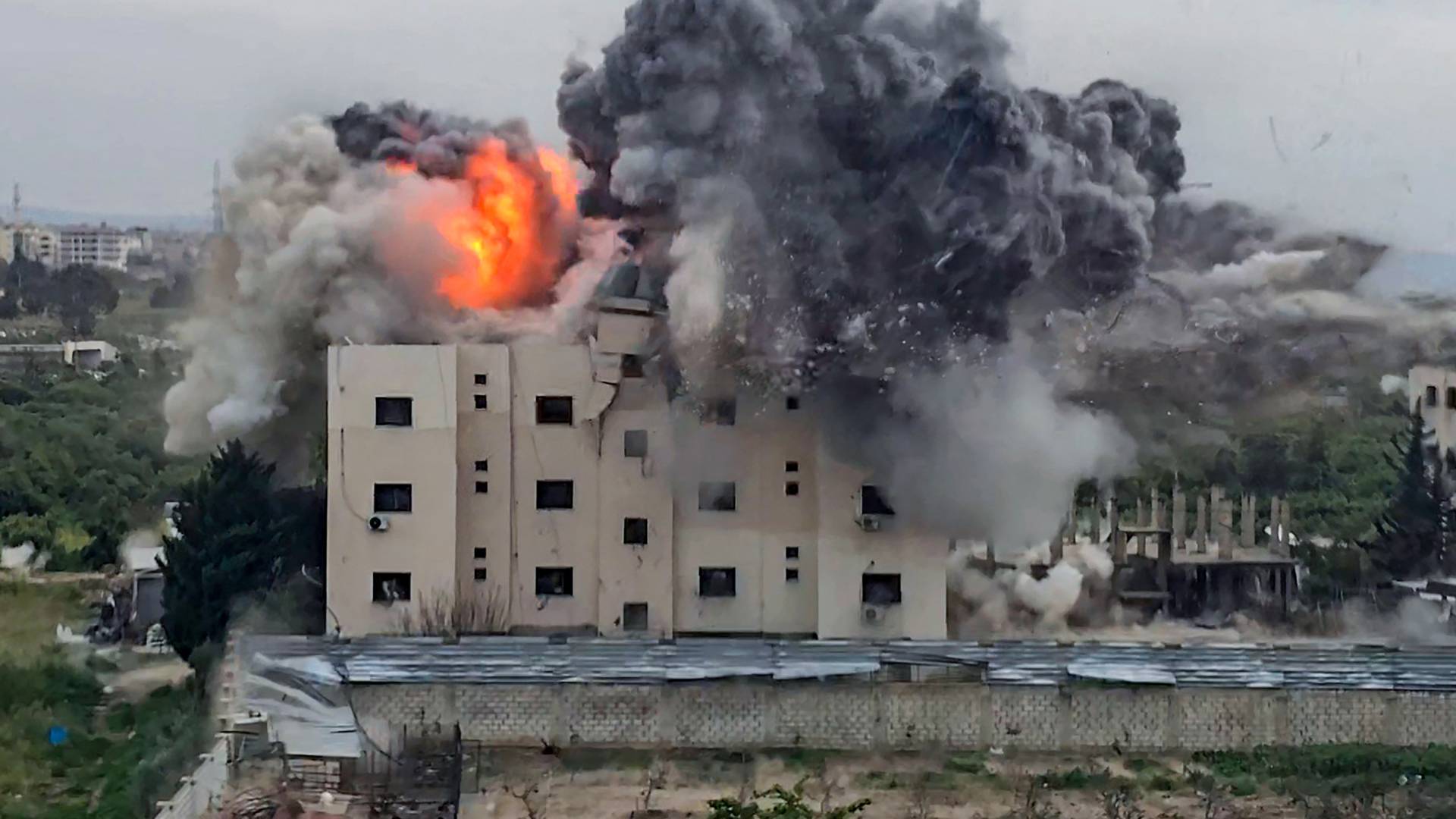 غارات الاحتلال على لبنان